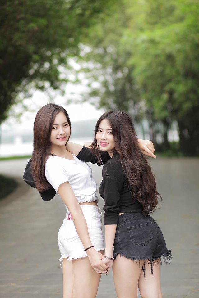 逗弄揉捏挺立的乳尖